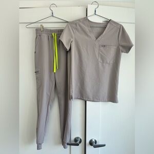 FIGS High Waisted Zamora Jogger Scrub Pant in XS